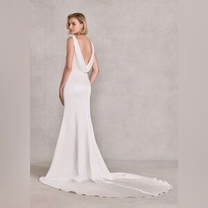 SYNDIE Wedding Dress with veil included.